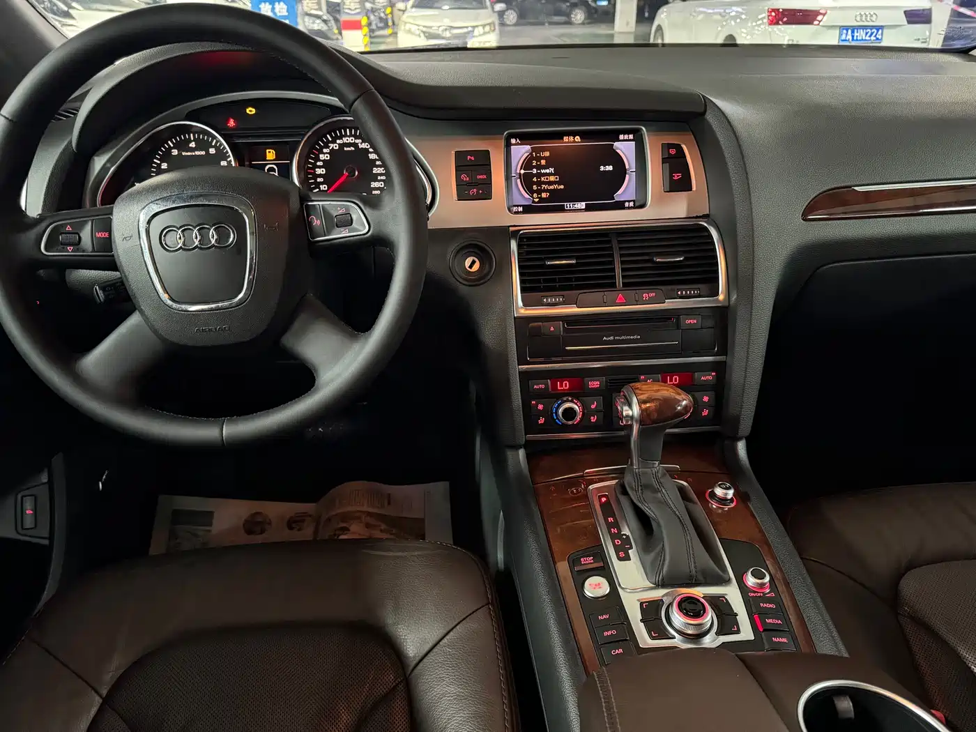 Фото 6 - Audi Q7