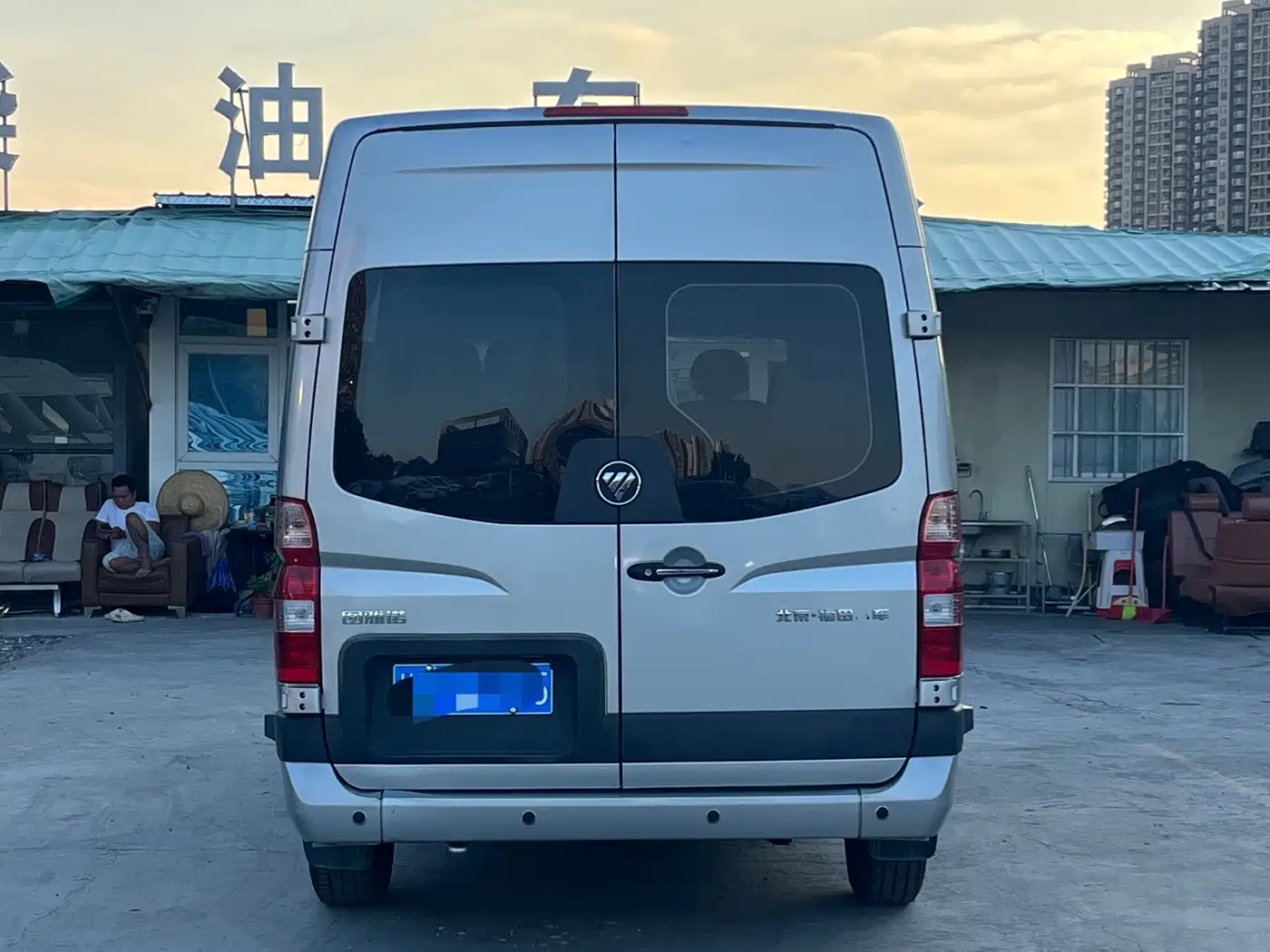 Foton Tuyano 2023 2023 2.0T Passenger Comfort Manual Long Wheelbase Medium Roof Single Rear Tire 9-Seater