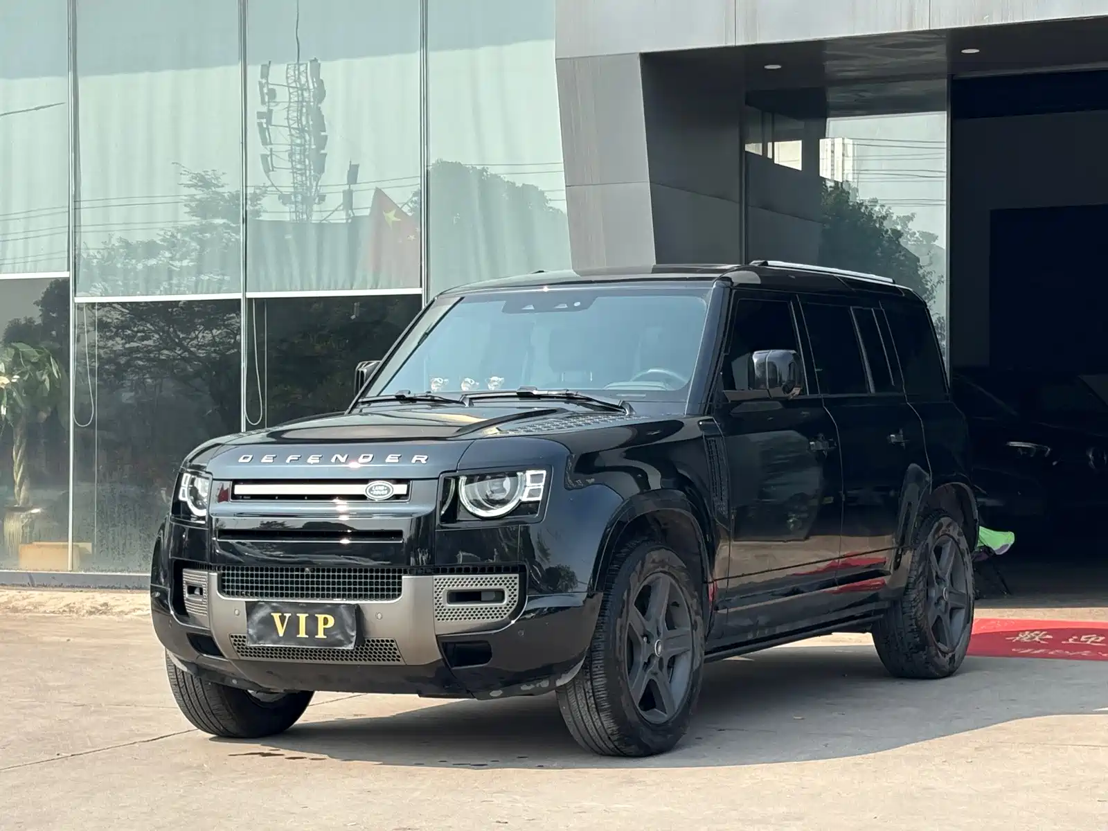 صورة 1 - Land Rover Defender