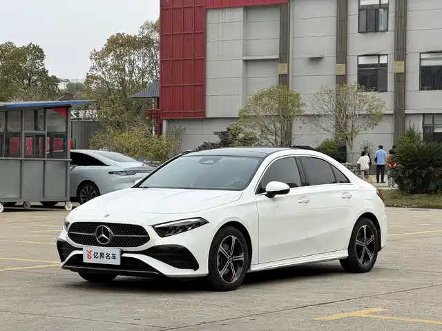 MERCEDES-BENZ A CLASS