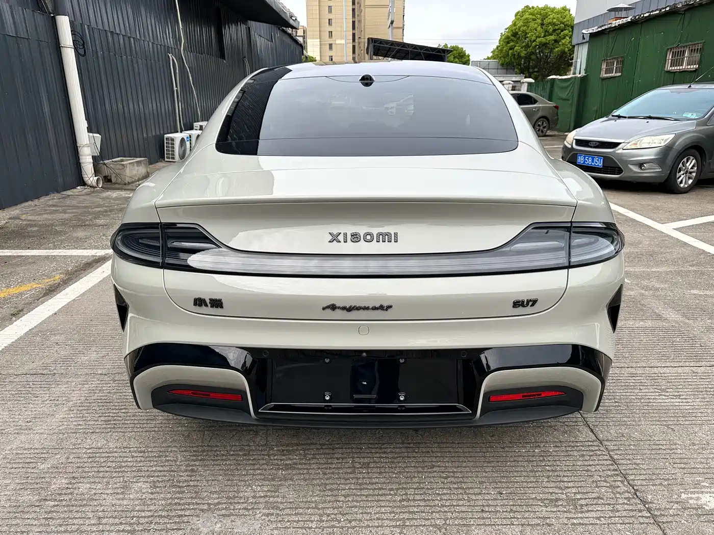 XIAOMI CAR XIAOMI SU7