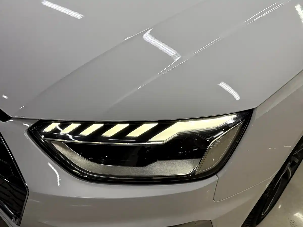 Audi A4L 2020 40 TFSI Fashion Dynamic Edition фото 3