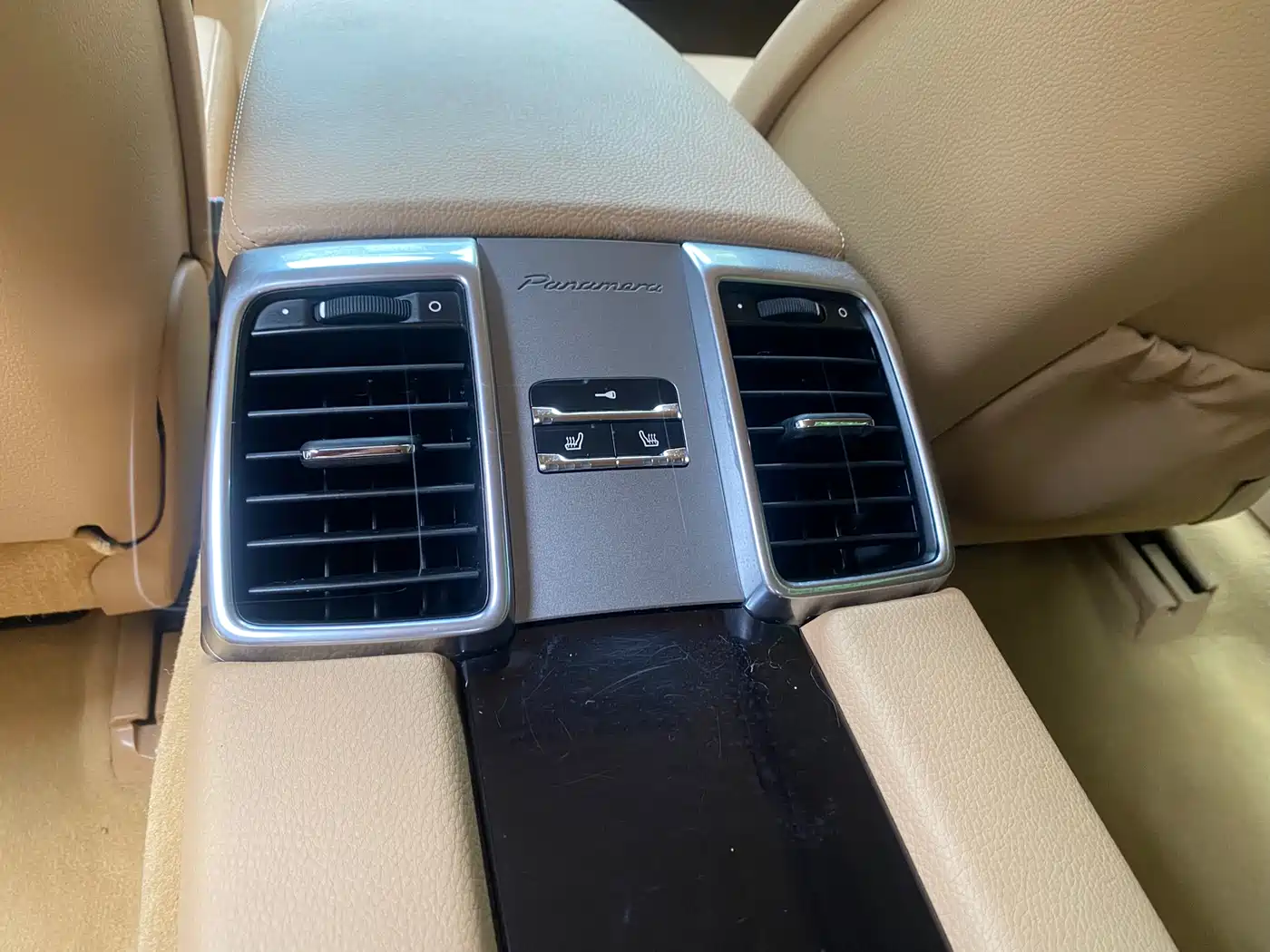 Porsche Panamera 2010 Panamera 4 3.6L фото 37