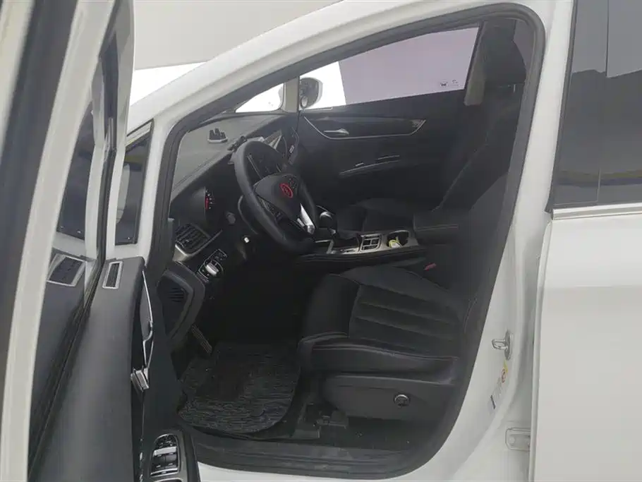 BYD Song MAX 2018 2017 1.5T Auto Smart Connect Premium 7-seater