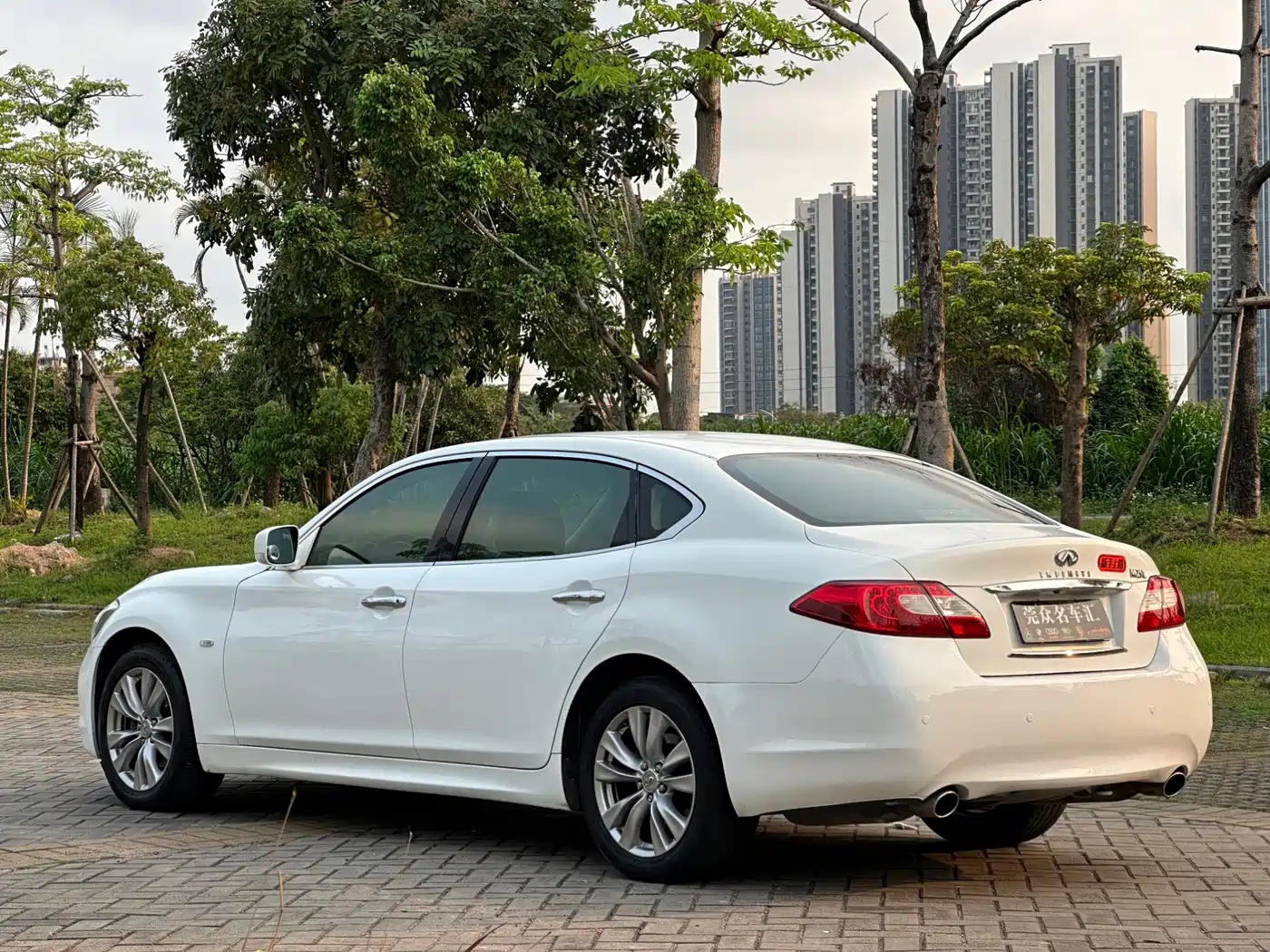 Infiniti M Series 2012 2012 M25L Elegance Edition