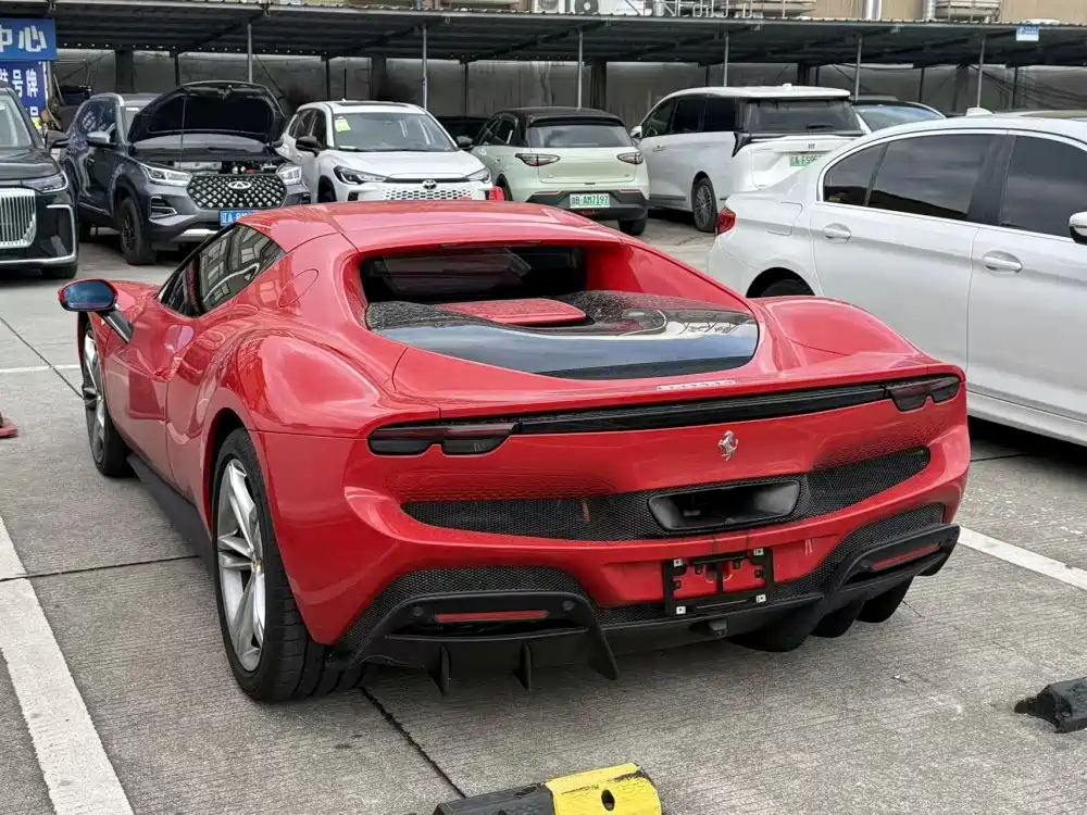 Photo 10 - Ferrari 296