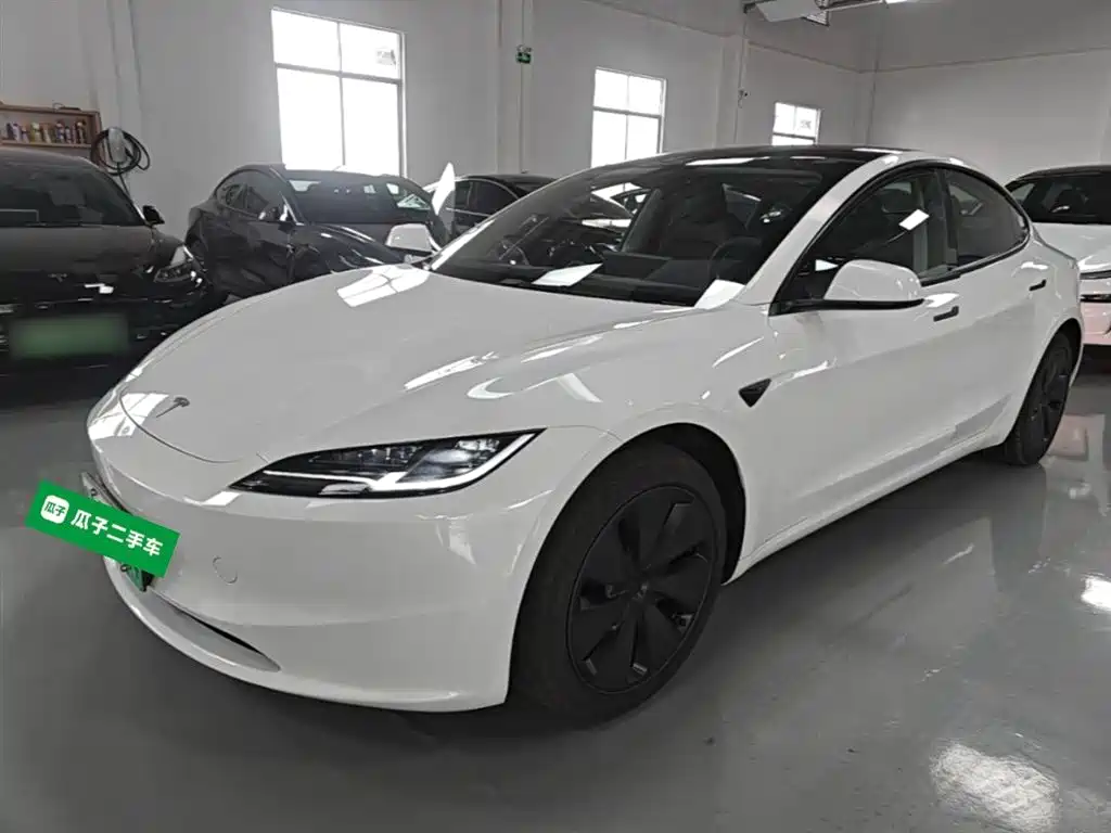Tesla Model 3 2025 Model Year Facelift Rear-Wheel Drive