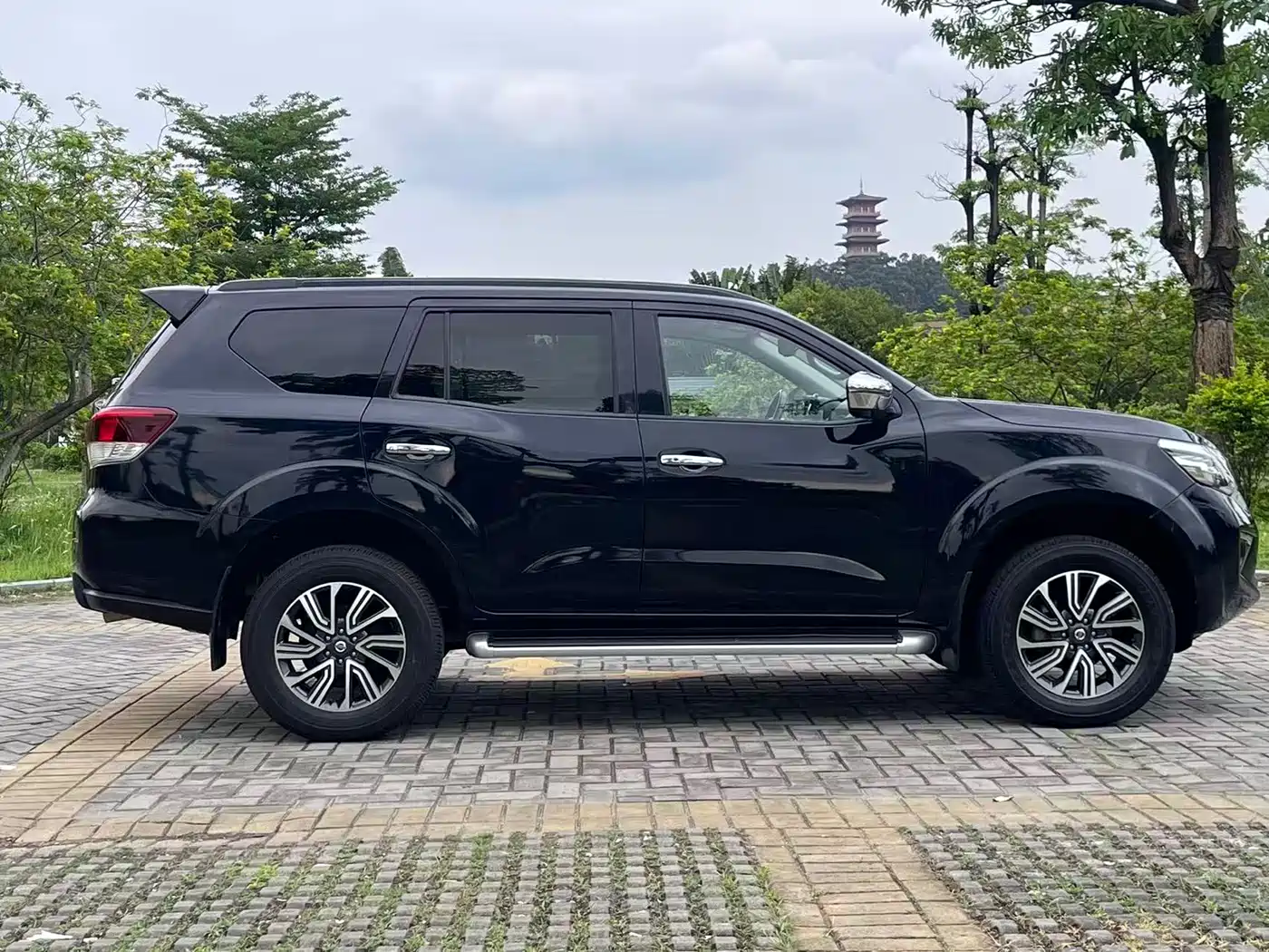 Nissan Terra 2020 2.5L XV 4WD Automatic Flagship Edition фото 4