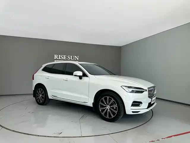 Volvo XC60 2021 T5 AWD Inscription — фото 3