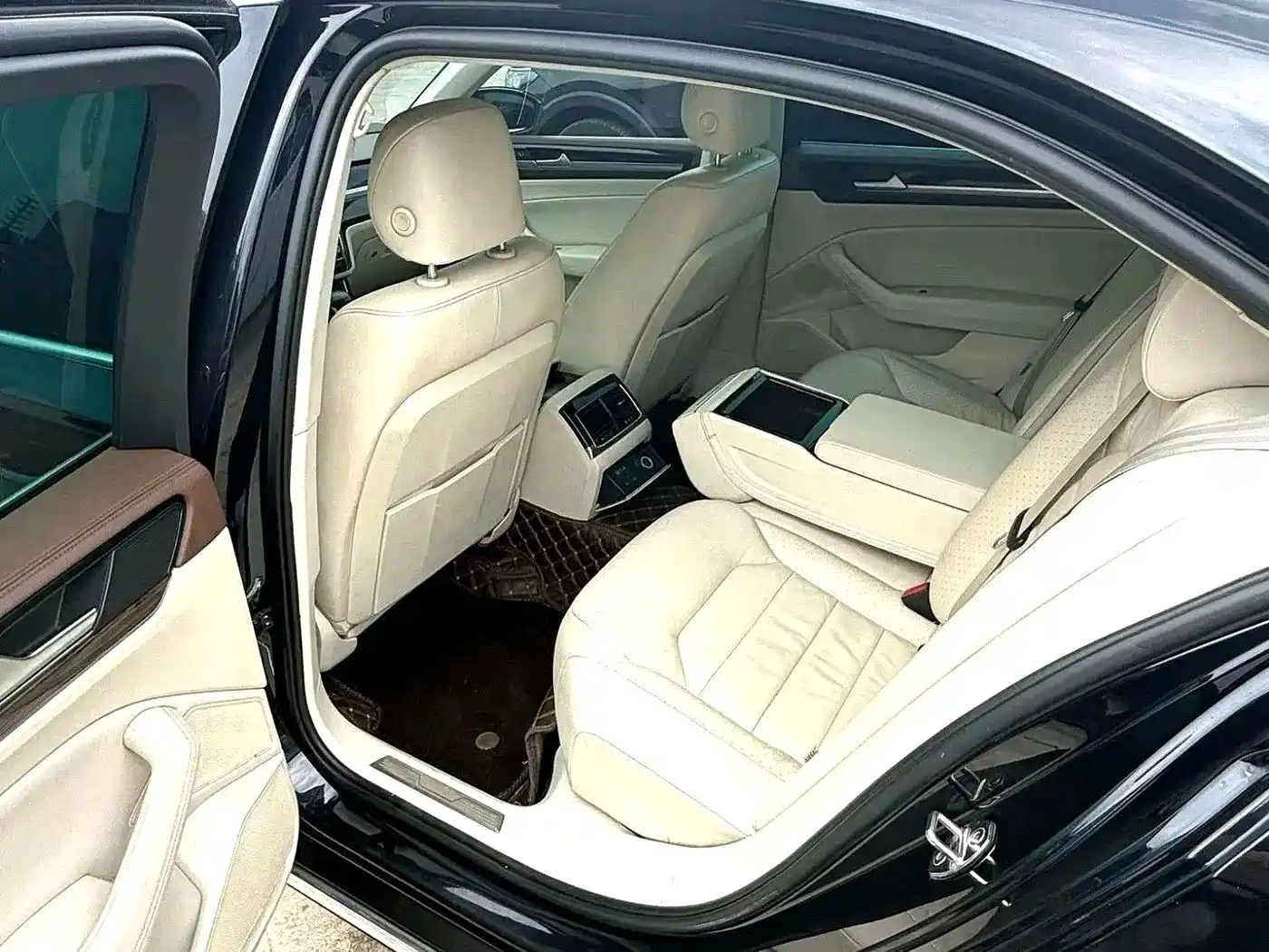 Photo 5 - Volkswagen Phideon
