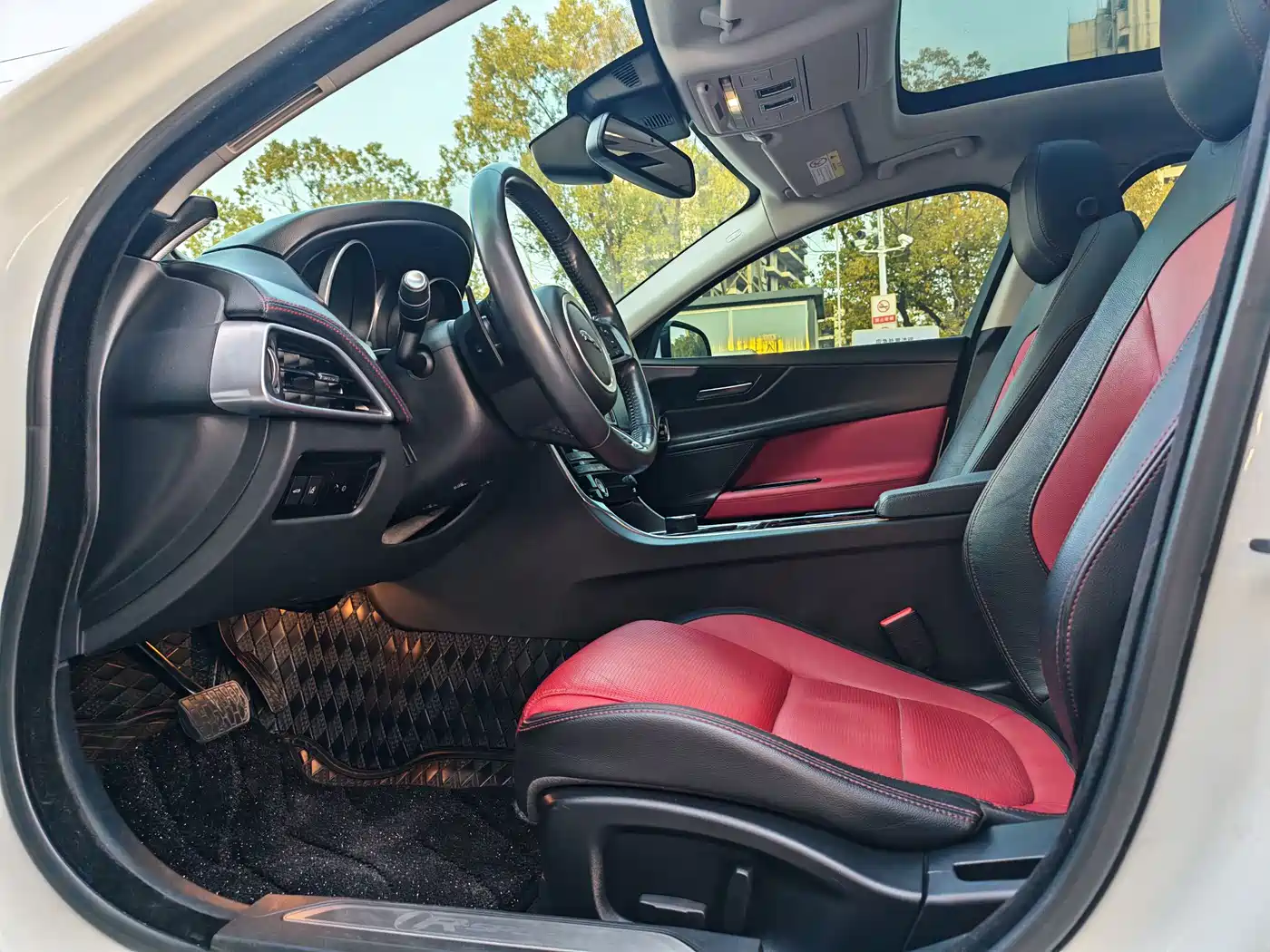 Jaguar XE 2017 2017 2.0T 200PS R-Sport