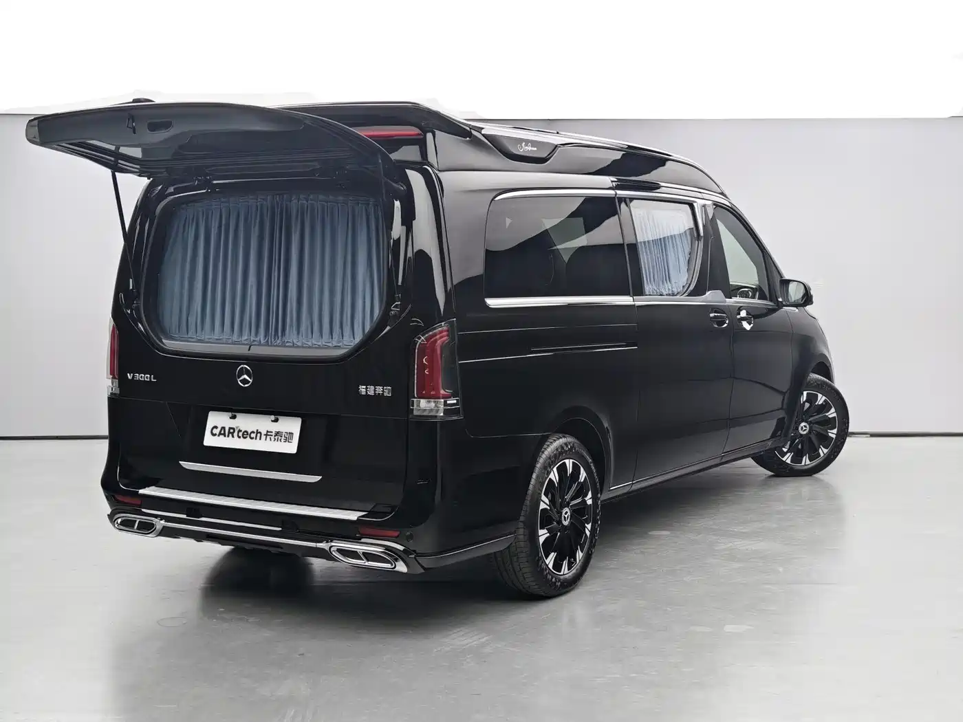 Mercedes-Benz V-Class 2024 V 300 L Long Wheelbase Premium фото 3
