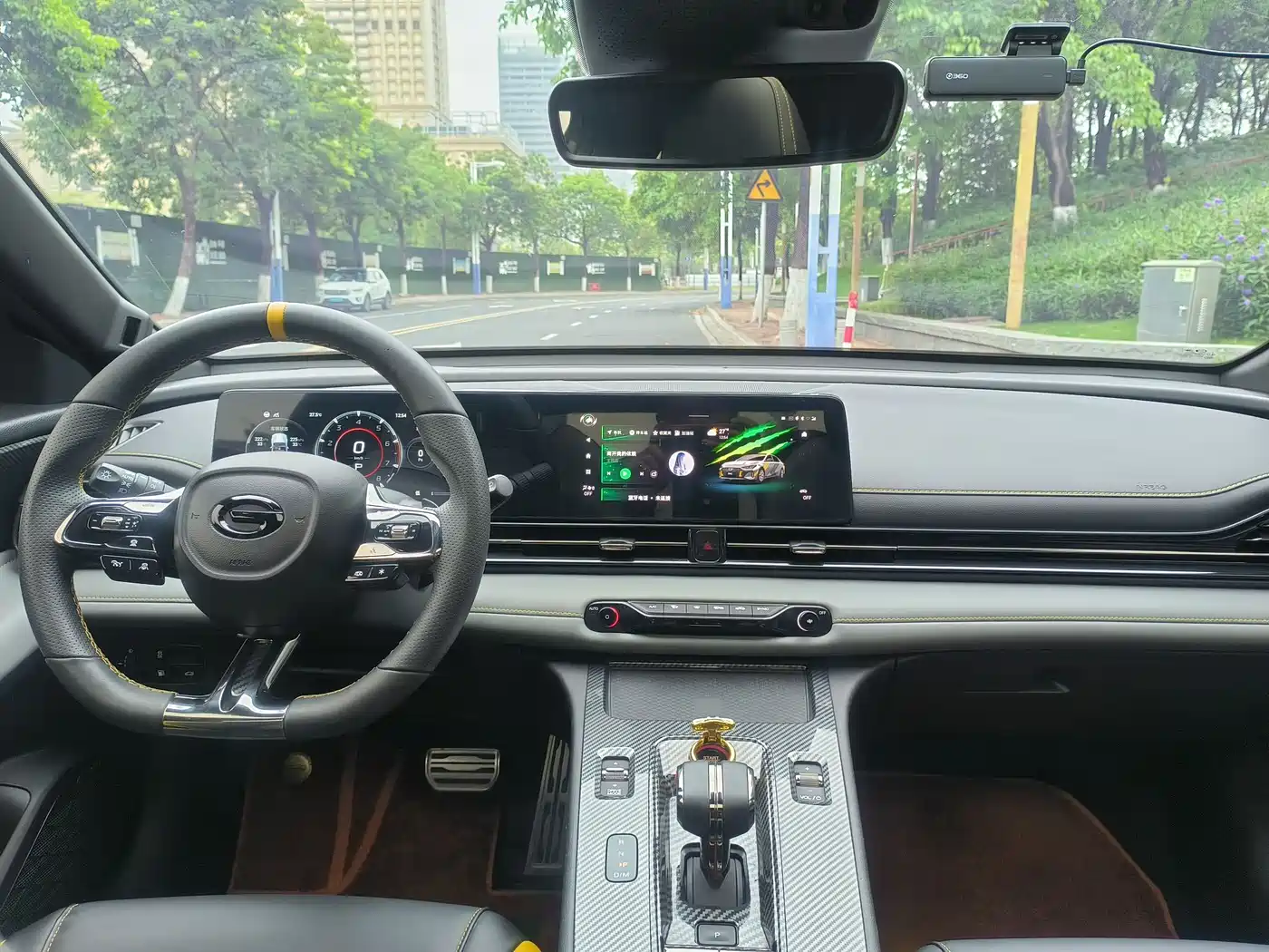 GAC Trumpchi Trumpchi Emkoo 2023 270T DCT J16 Edition фото 6