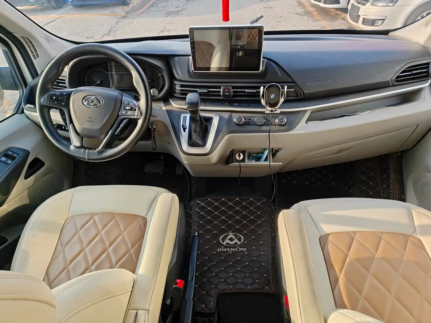 SAIC Maxus MAXUS V90 RV 2021 2.0T Travel Home V90 Self-Contained Class B RV Luxury Transverse Bed фото 3