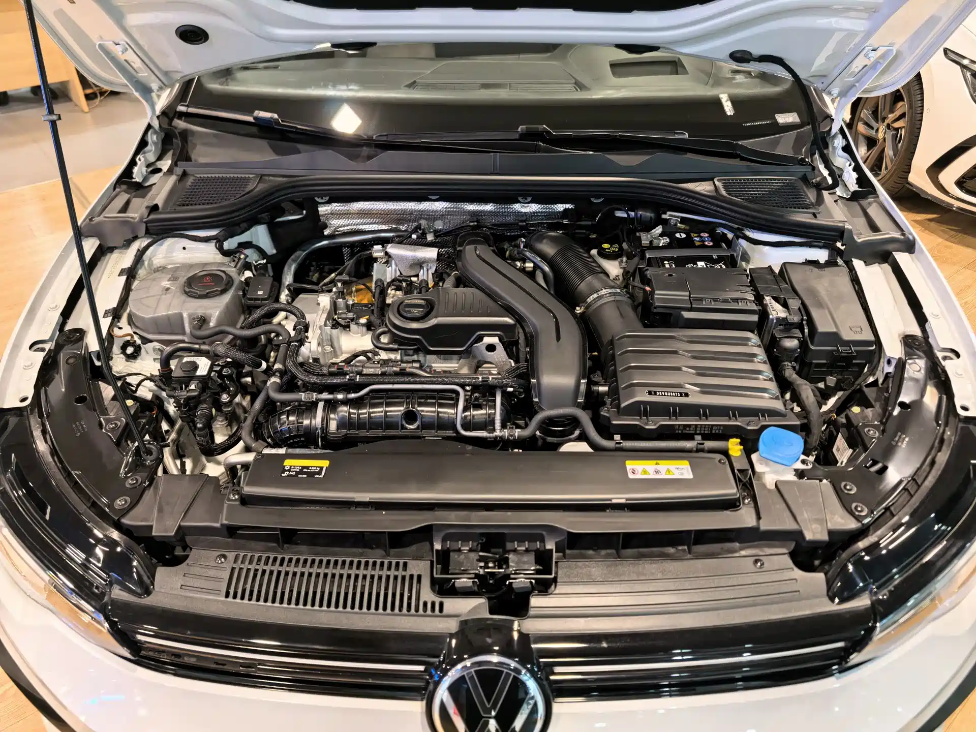صورة 6 - Volkswagen Golf