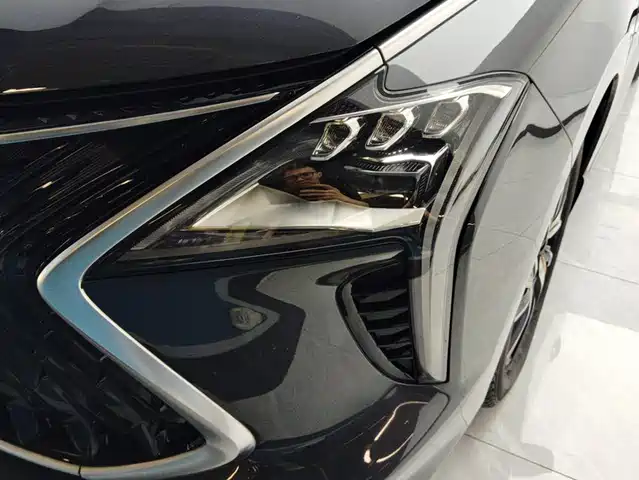 Dongfeng Fengxing Fengxing Yacht 2022 1.5T DCT Wave Chaser Edition — фото 5