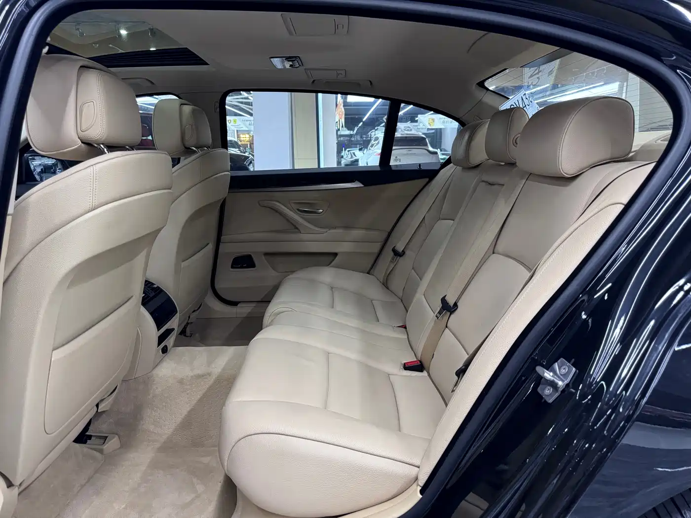 BMW 5 Series 2012 530Li Leadership фото 6