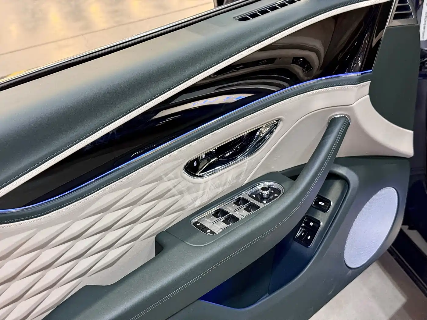 Bentley Flying Spur 2024 2021 4.0T V8 Standard Version
