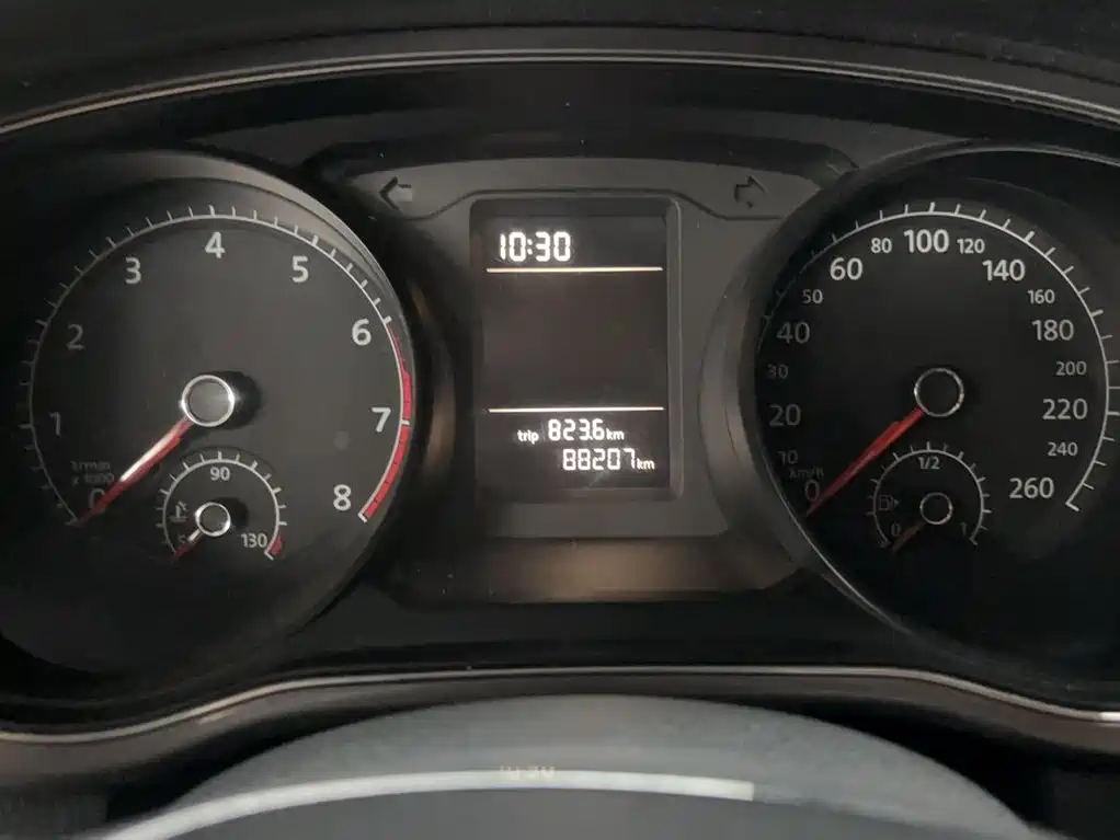 Фото 7 - Volkswagen Passat
