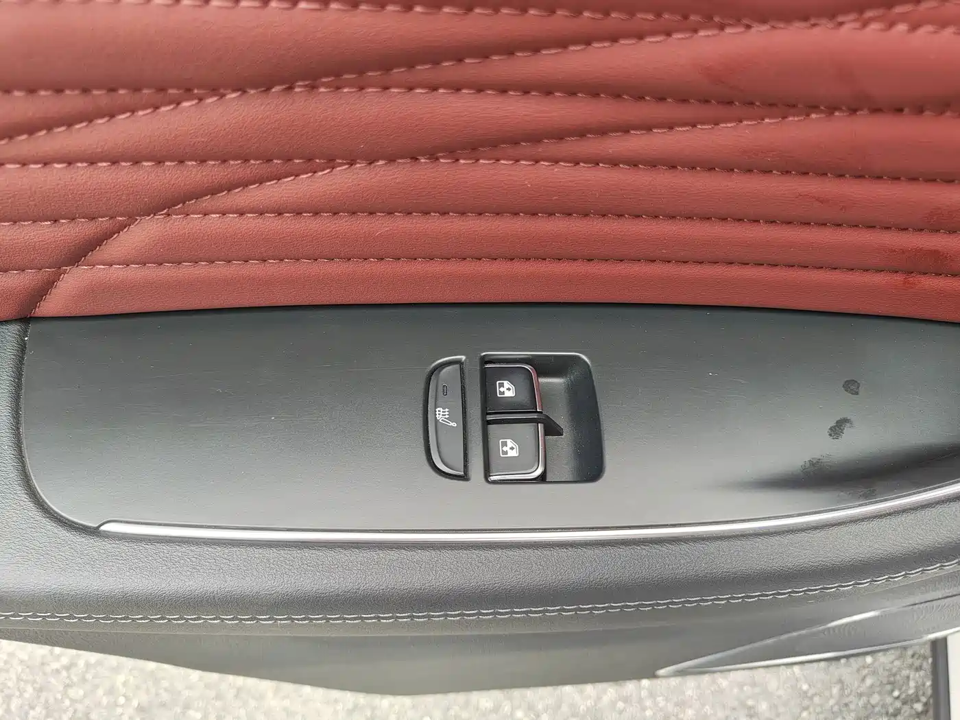 Фото 22 - Hongqi HS5
