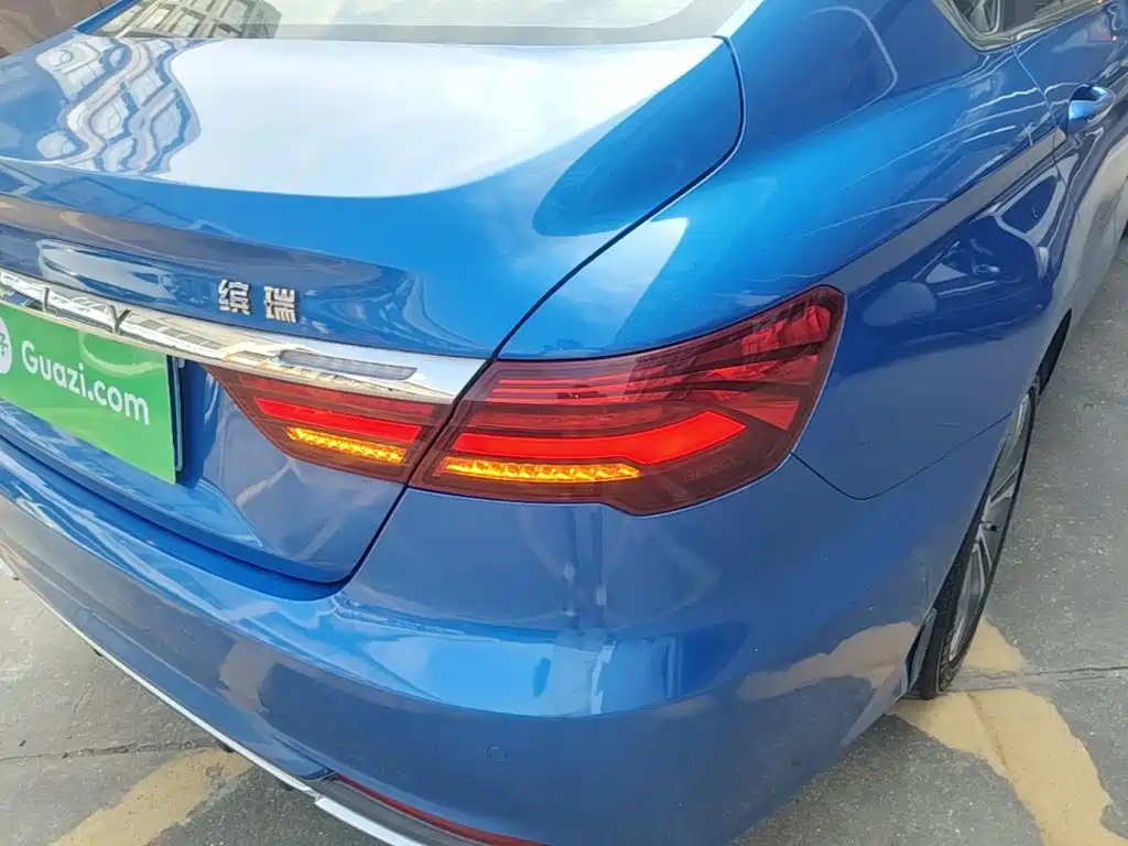 Фото 8 - Geely Binrui