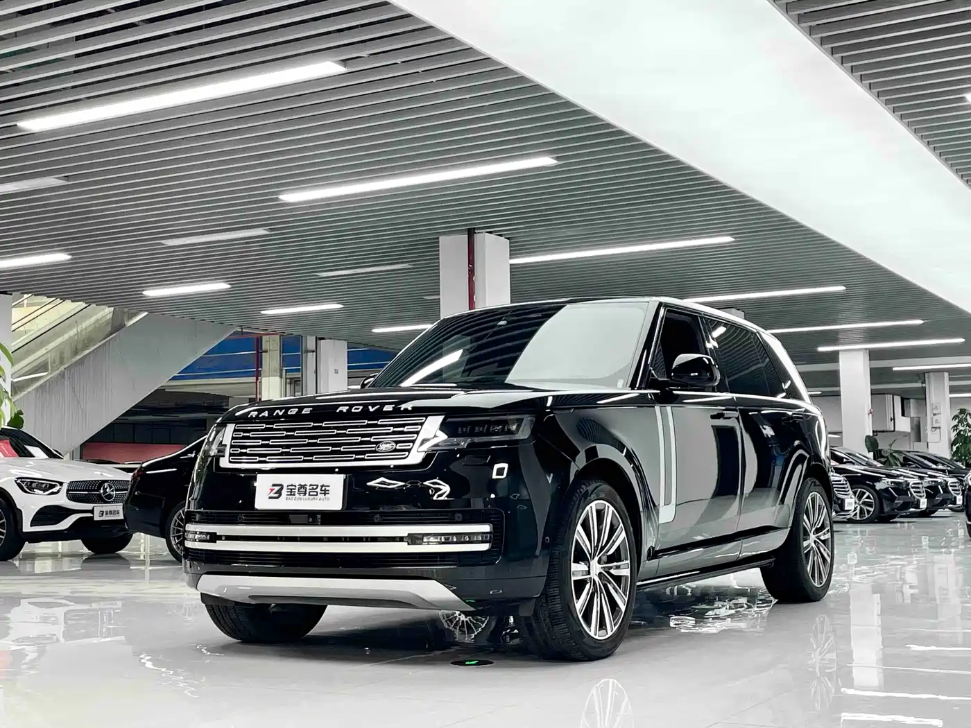 Land Rover Range Rover 2025 3.0 L6 400PS Genesis Extended Wheelbase