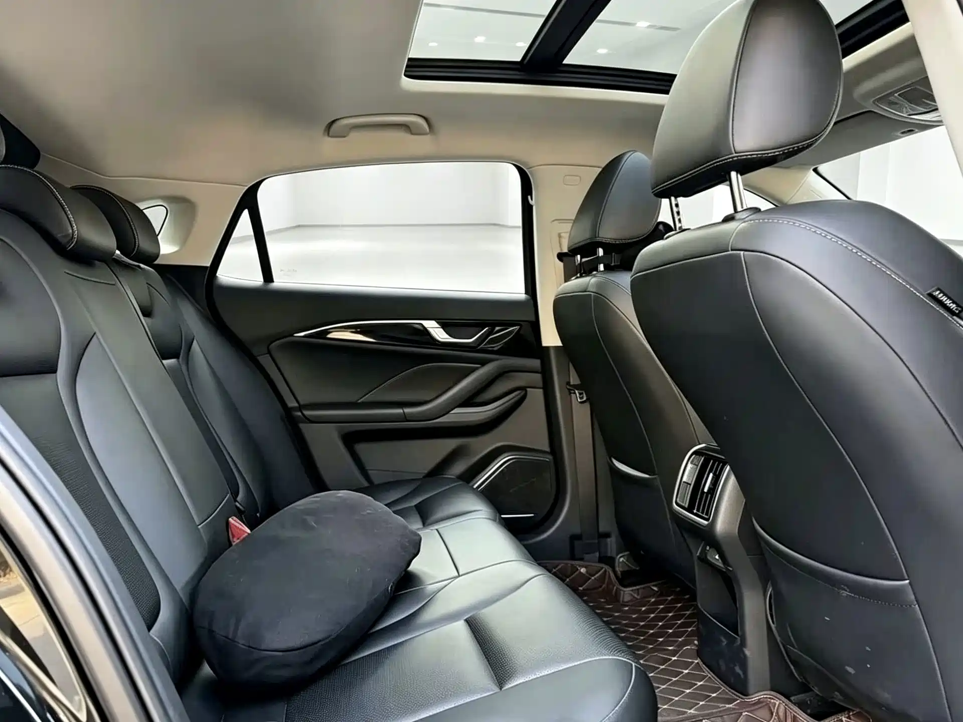 Photo 5 - Besturn B70