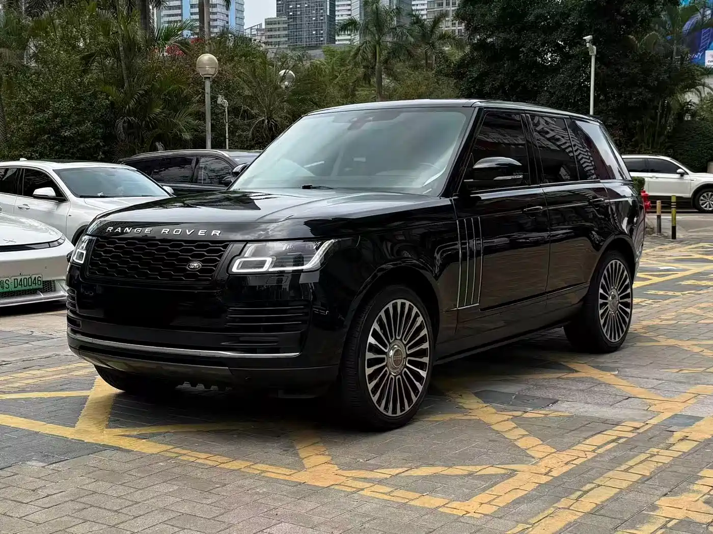 Land Rover Range Rover 2018 3.0 SC V6 Vogue Heritage Edition фото 3