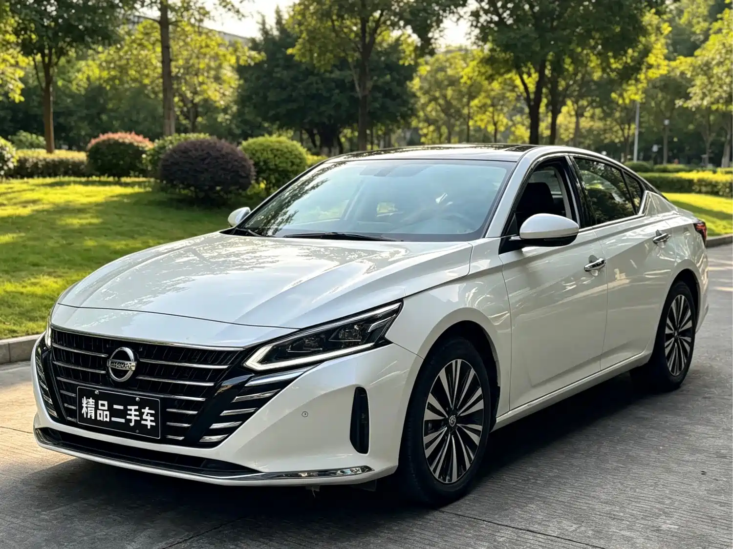 Photo 1 - Nissan Teana