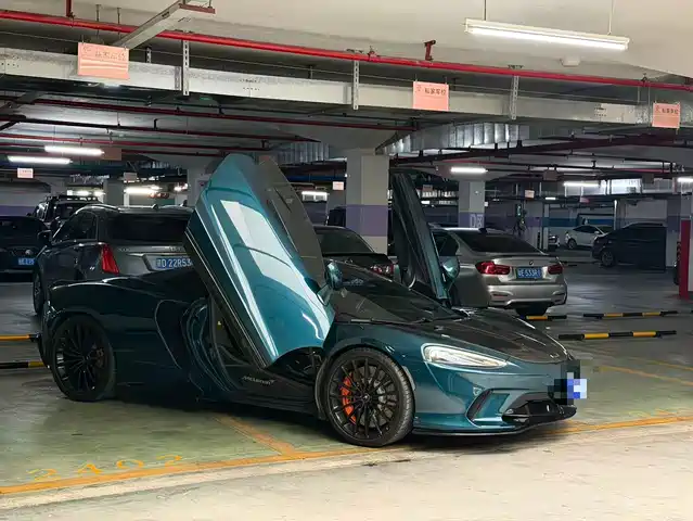 MCLAREN GT