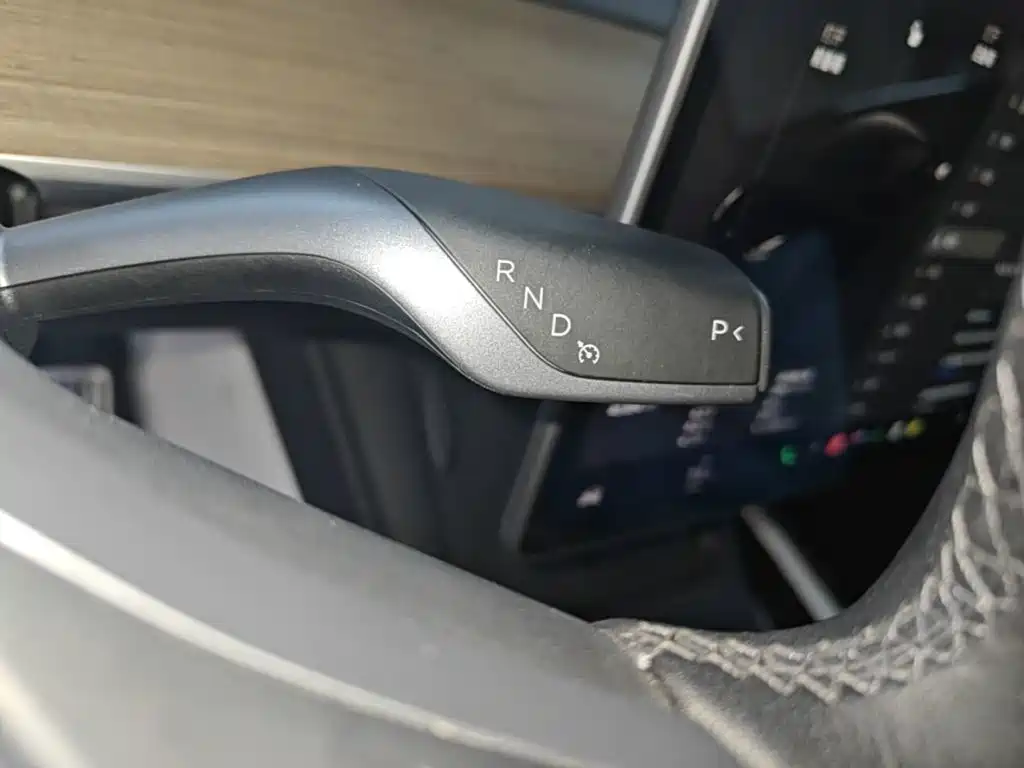 Фото 14 - Tesla Model Y