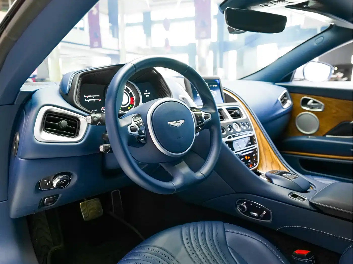 Aston Martin DB11 2018 2019 Model 4.0T V8 Coupe