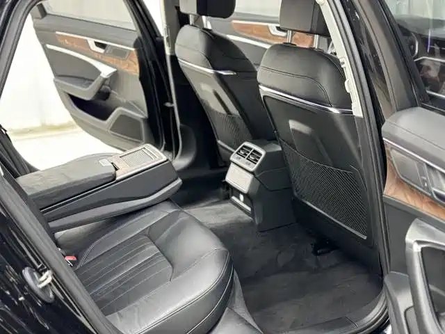 Photo 20 - Audi A6L