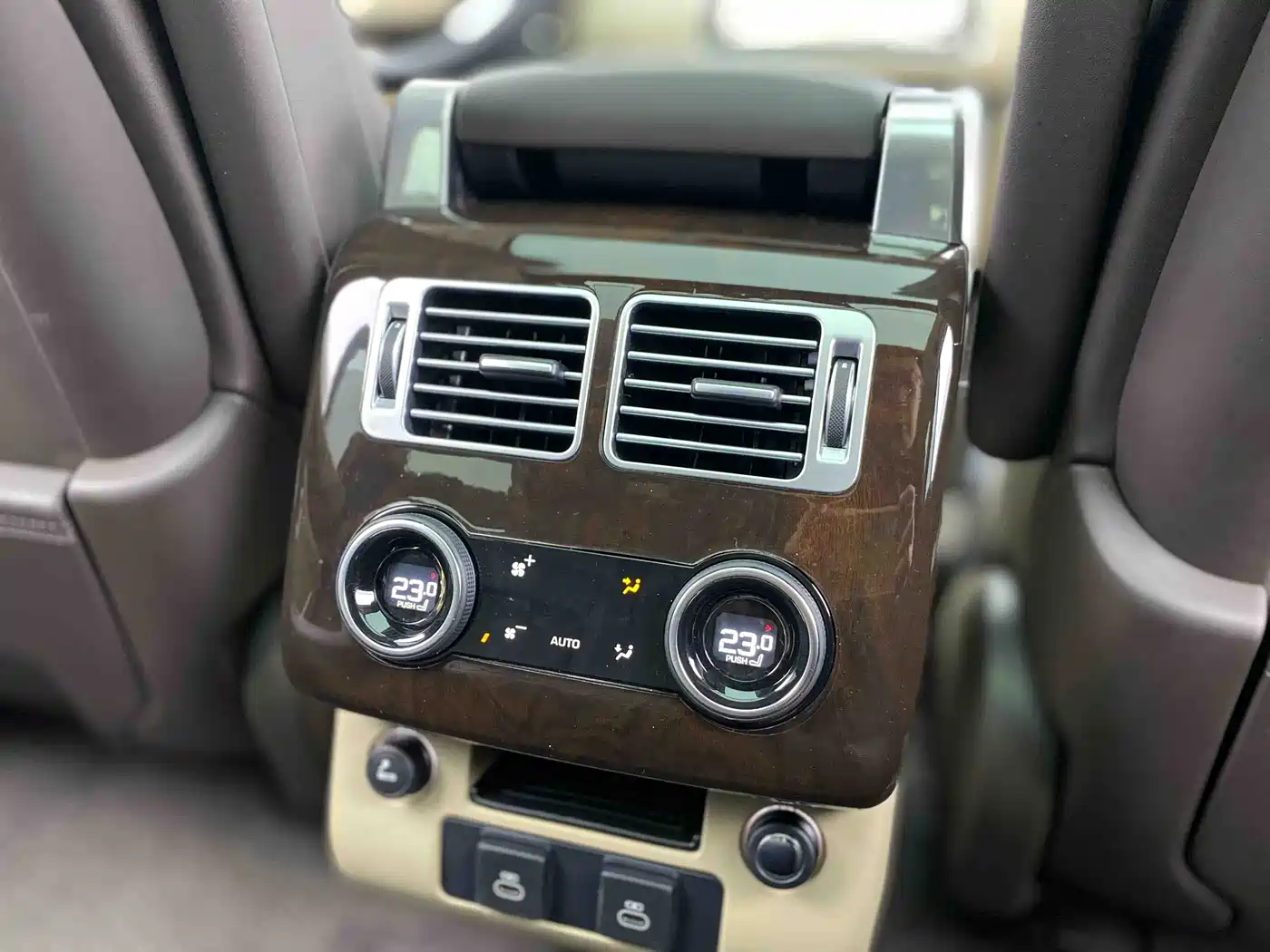 Фото 22 - Land Rover Range Rover