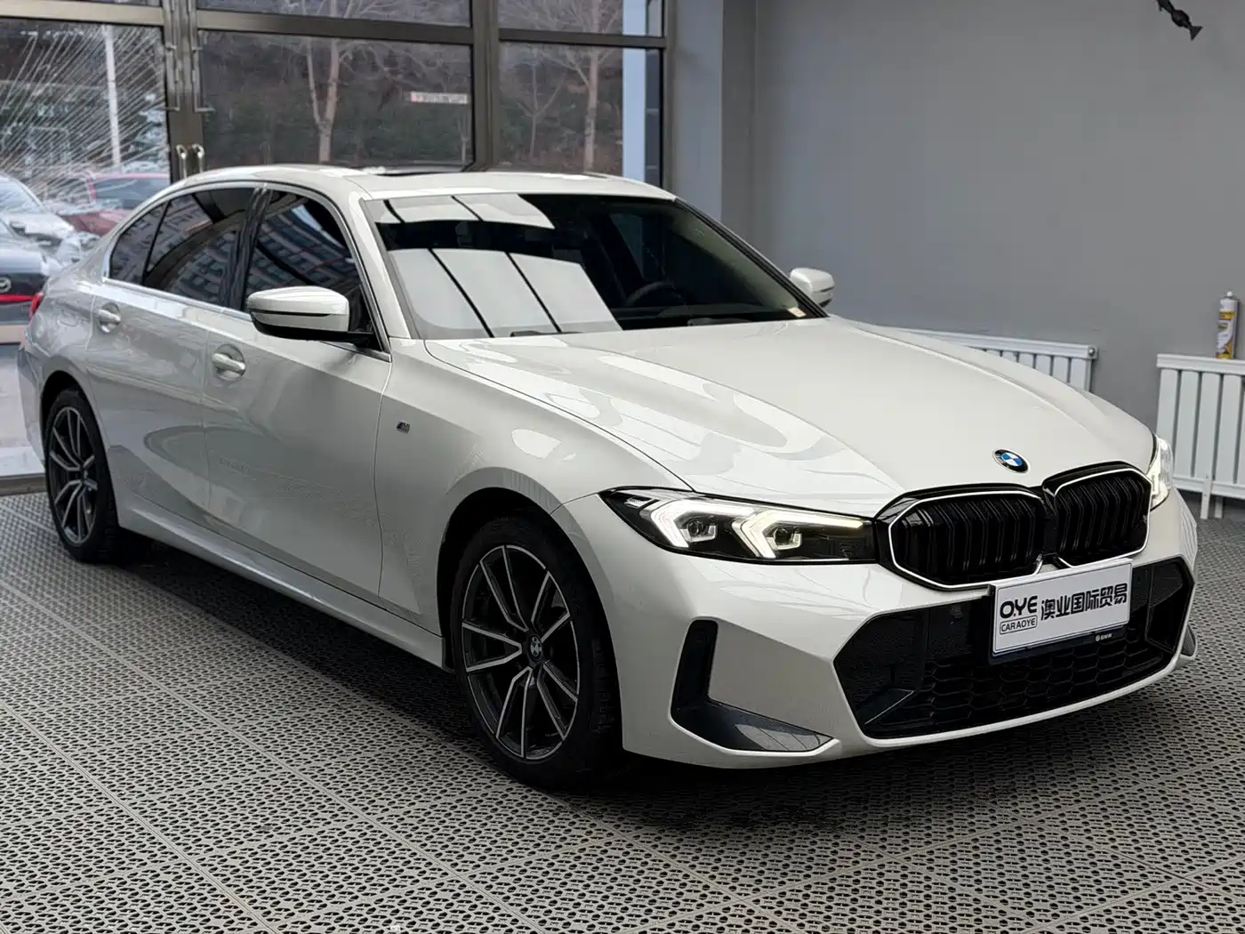 BMW 3 Series 2024 320i M Sport Package фото 3