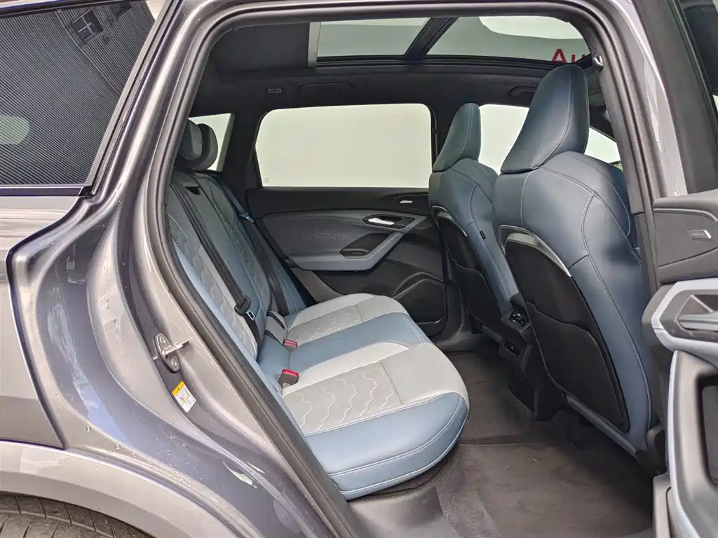 Фото 12 - Audi Q6L e-tron