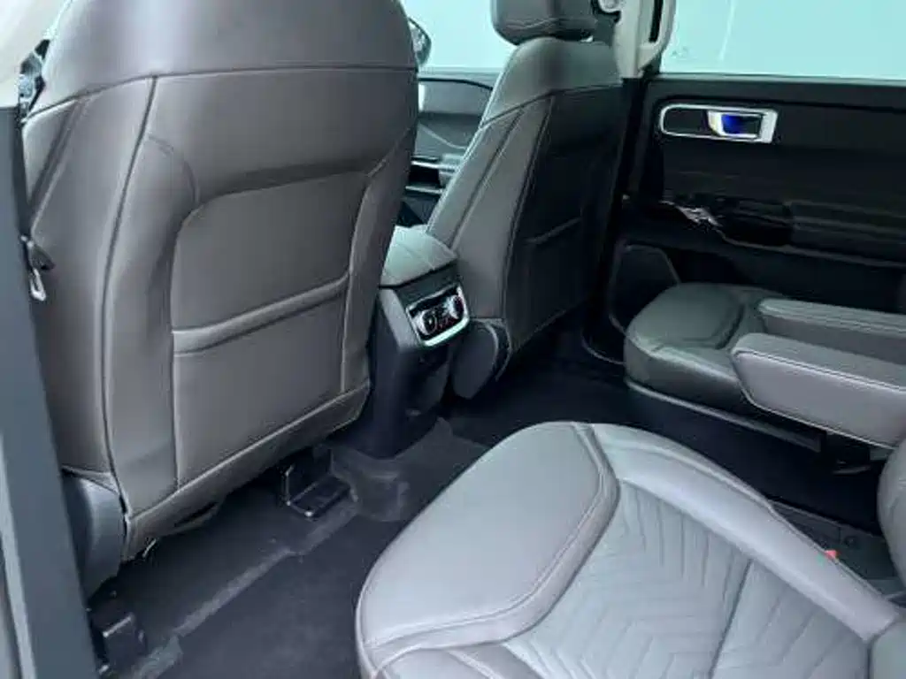 Ford Explorer 2025 2024 2.3T EcoBoost AWD Titanium Edition 6-Seater