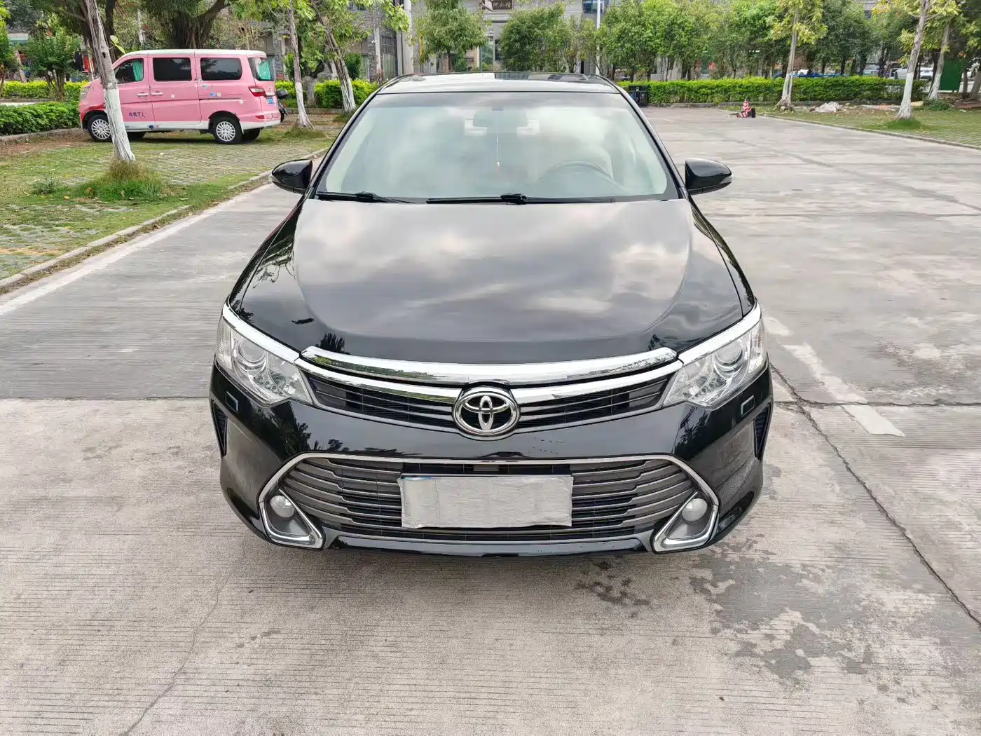 Toyota Camry 2015 2.5G Luxury Navigation Edition фото 3