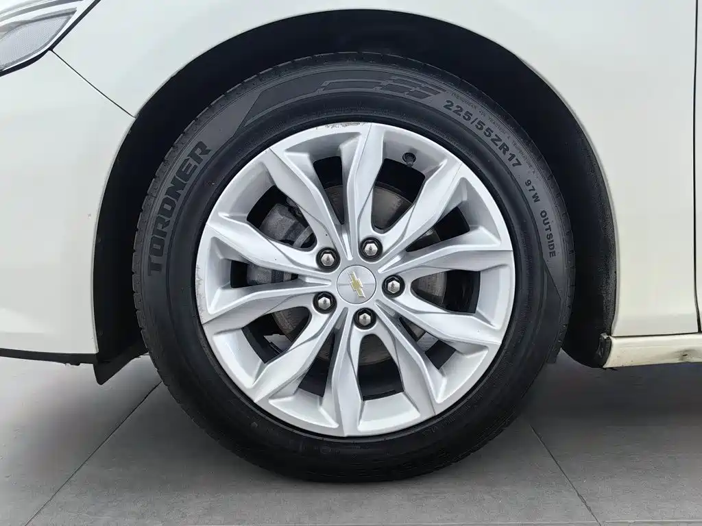 Фото 17 - Chevrolet Malibu XL