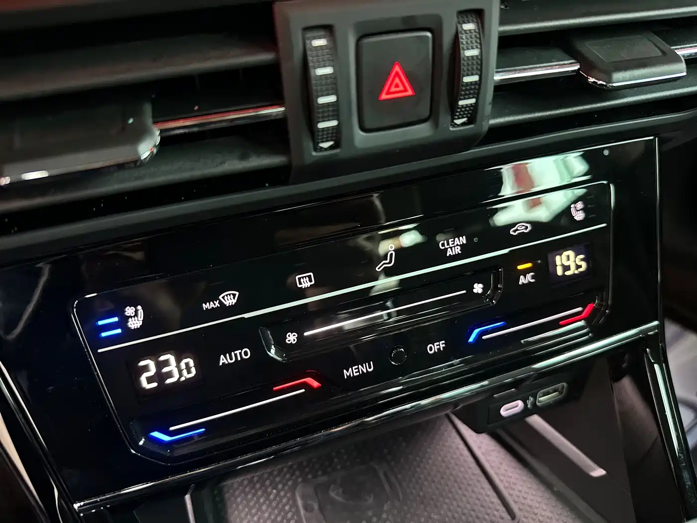 Volkswagen Passat 2024 380TSI Starlight Luxury Edition фото 12