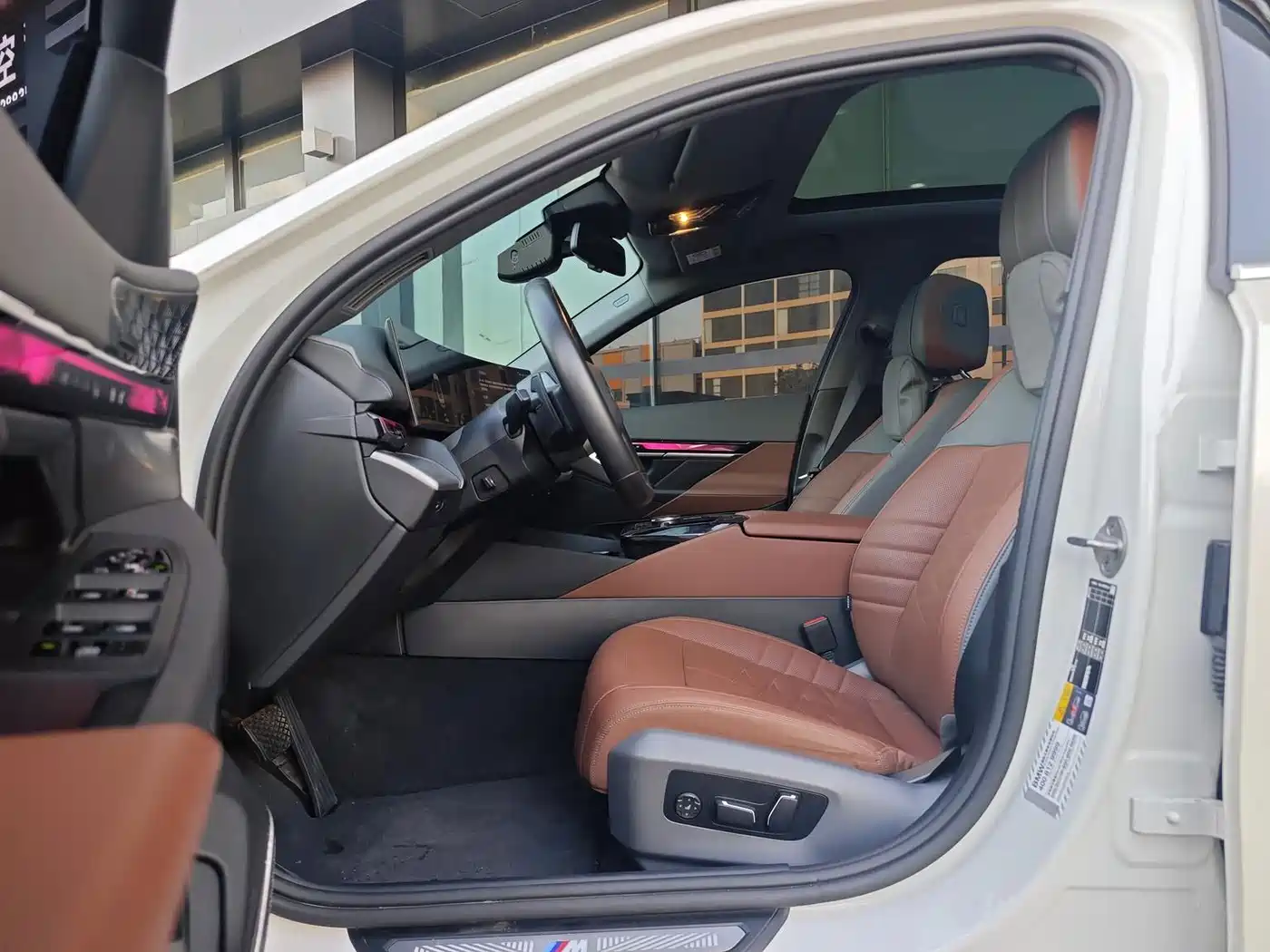 BMW i5 2024 2024 eDrive 35L Premium Model M Sport Package
