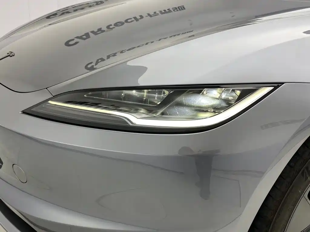 Фото 7 - Tesla Model 3