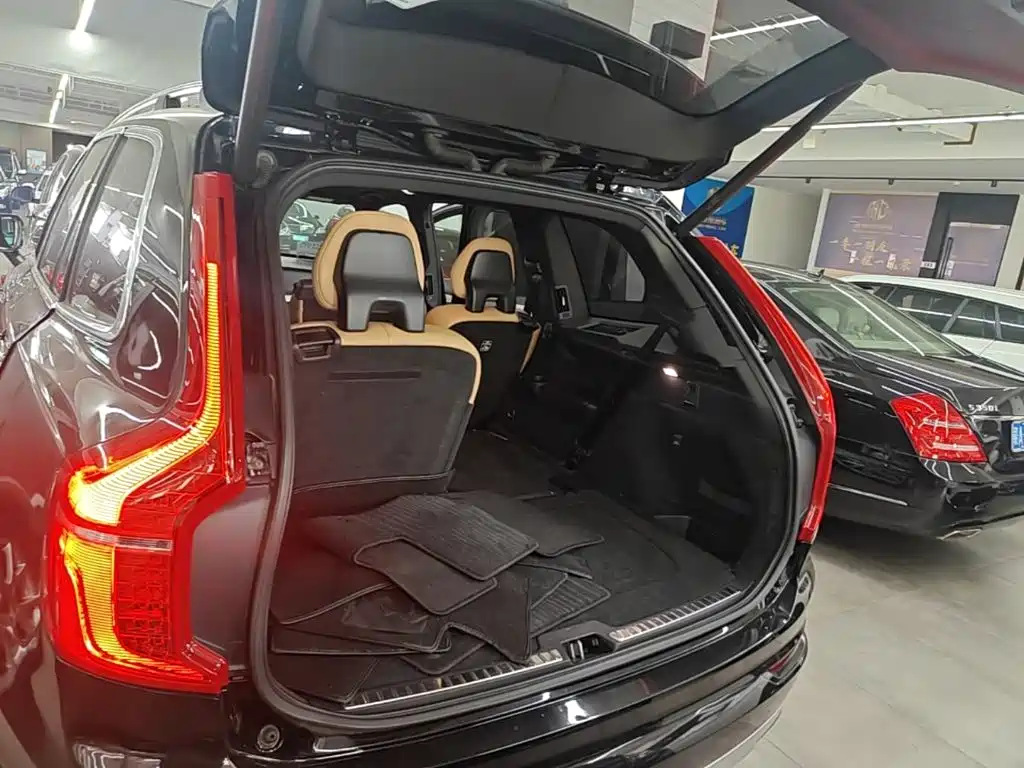 صورة 19 - Volvo XC90