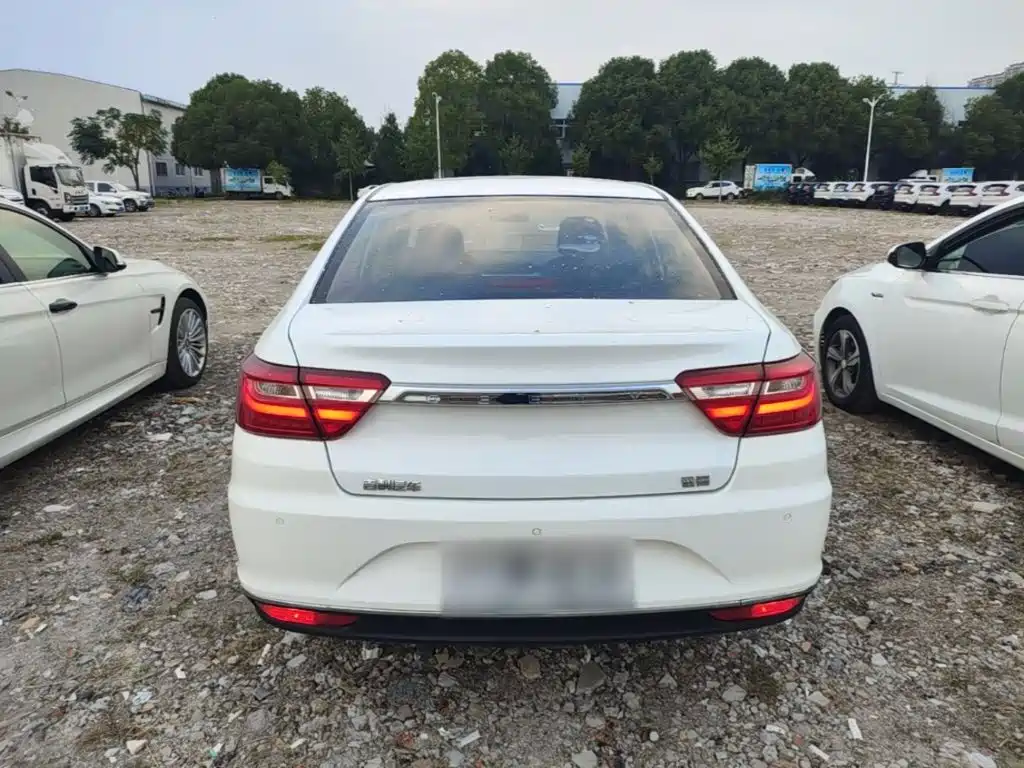 Фото 6 - Geely Vision