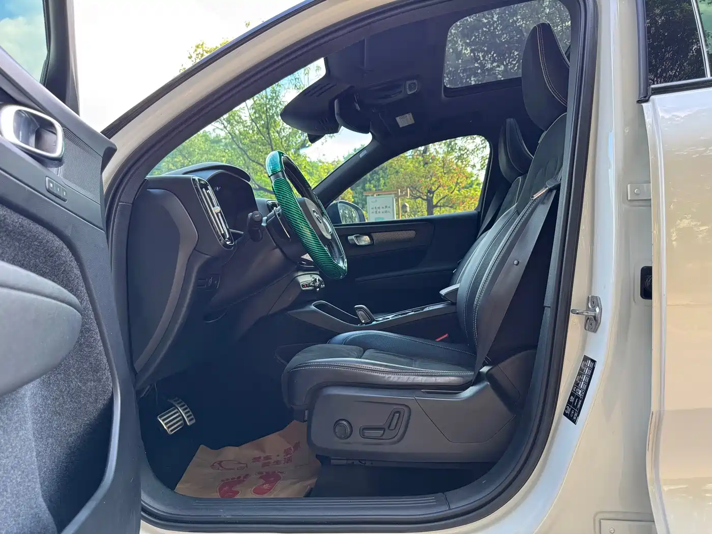 Фото 9 - Volvo XC40