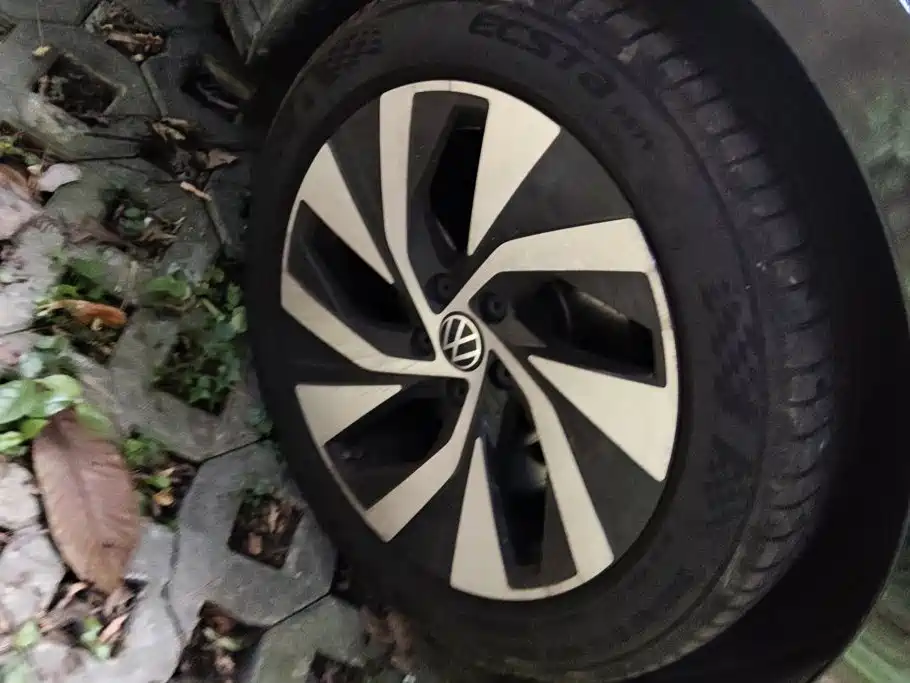 Photo 6 - Volkswagen Passat