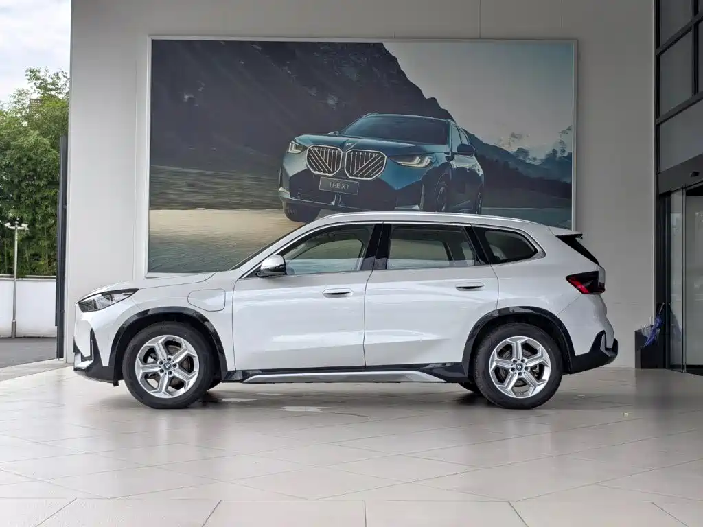 BMW iX1 2025 2025 eDrive25L X Design Package