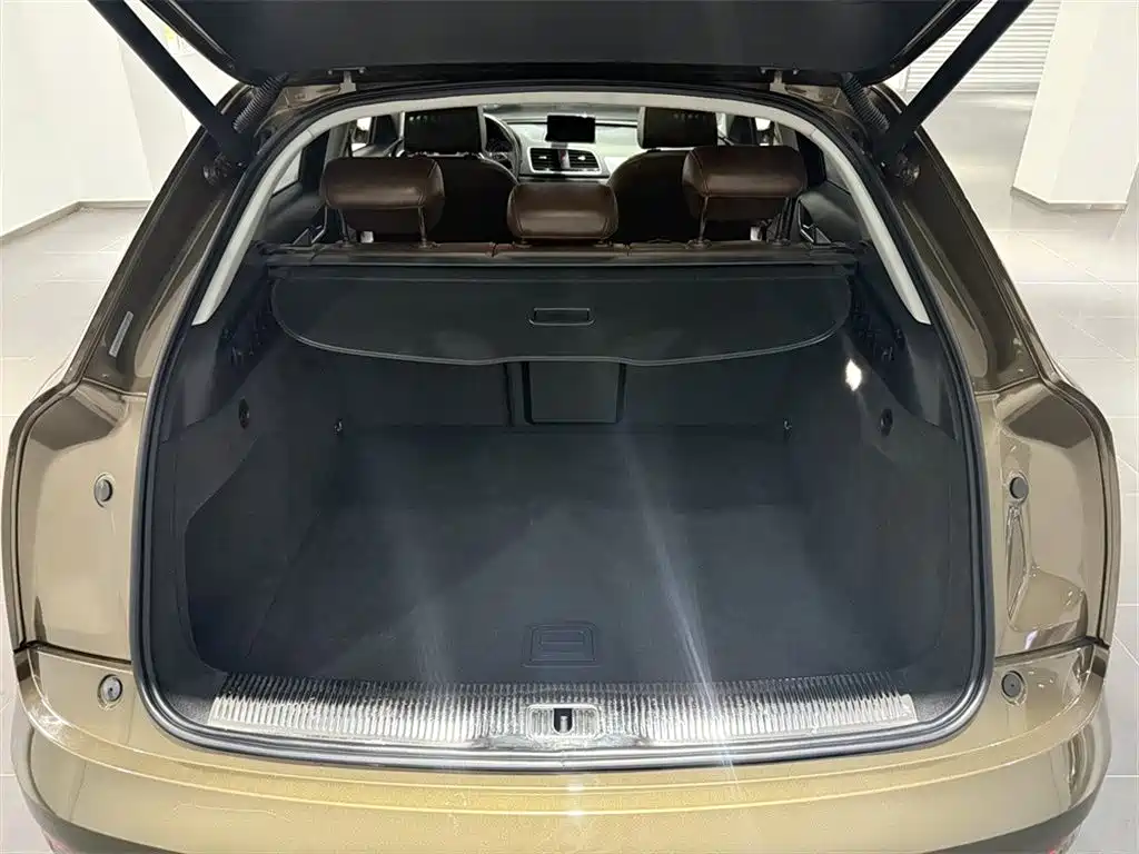 Фото 9 - Audi Q3
