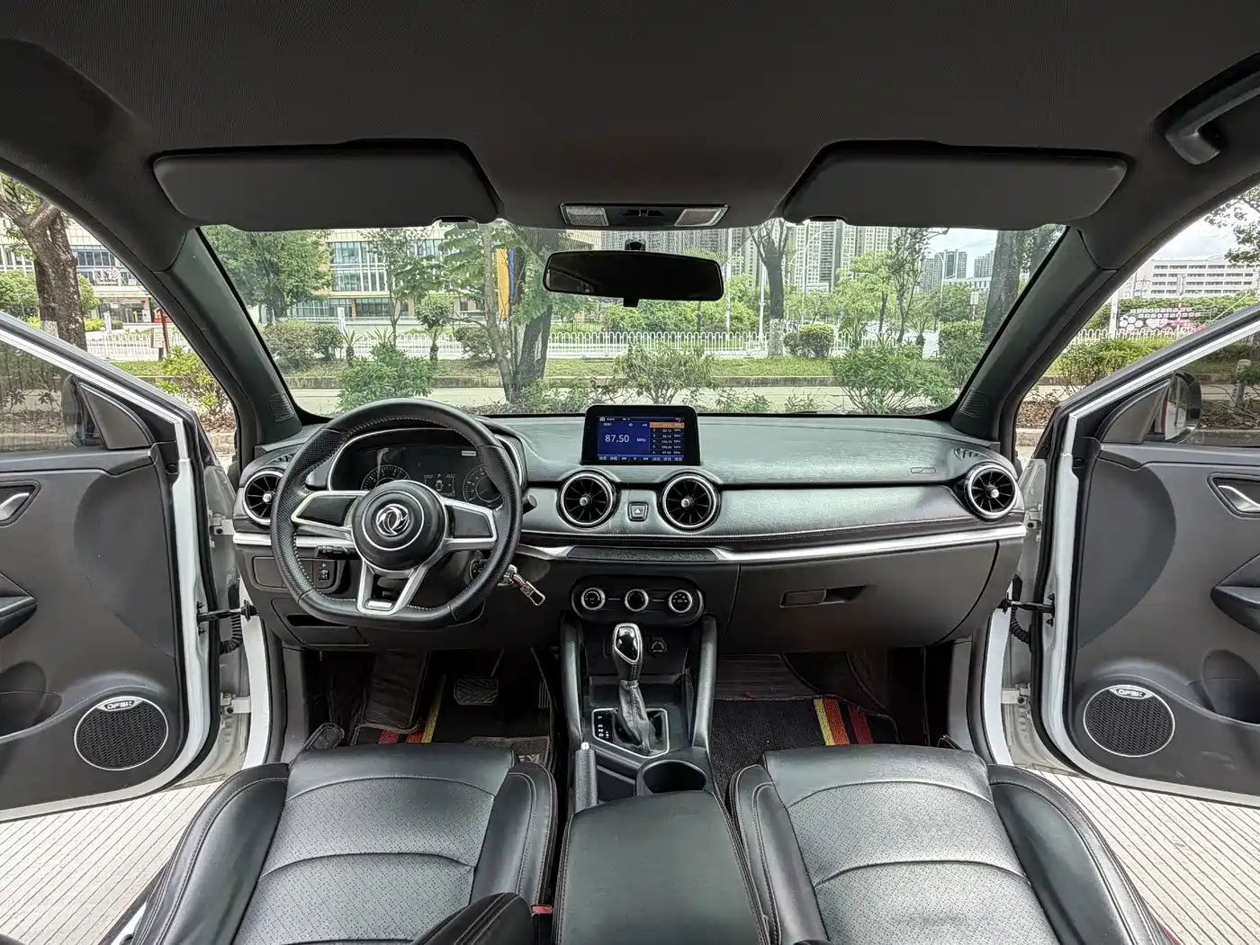 Dongfeng Fengguang Fengon 500 2021 2021 1.5L CVT Comfort