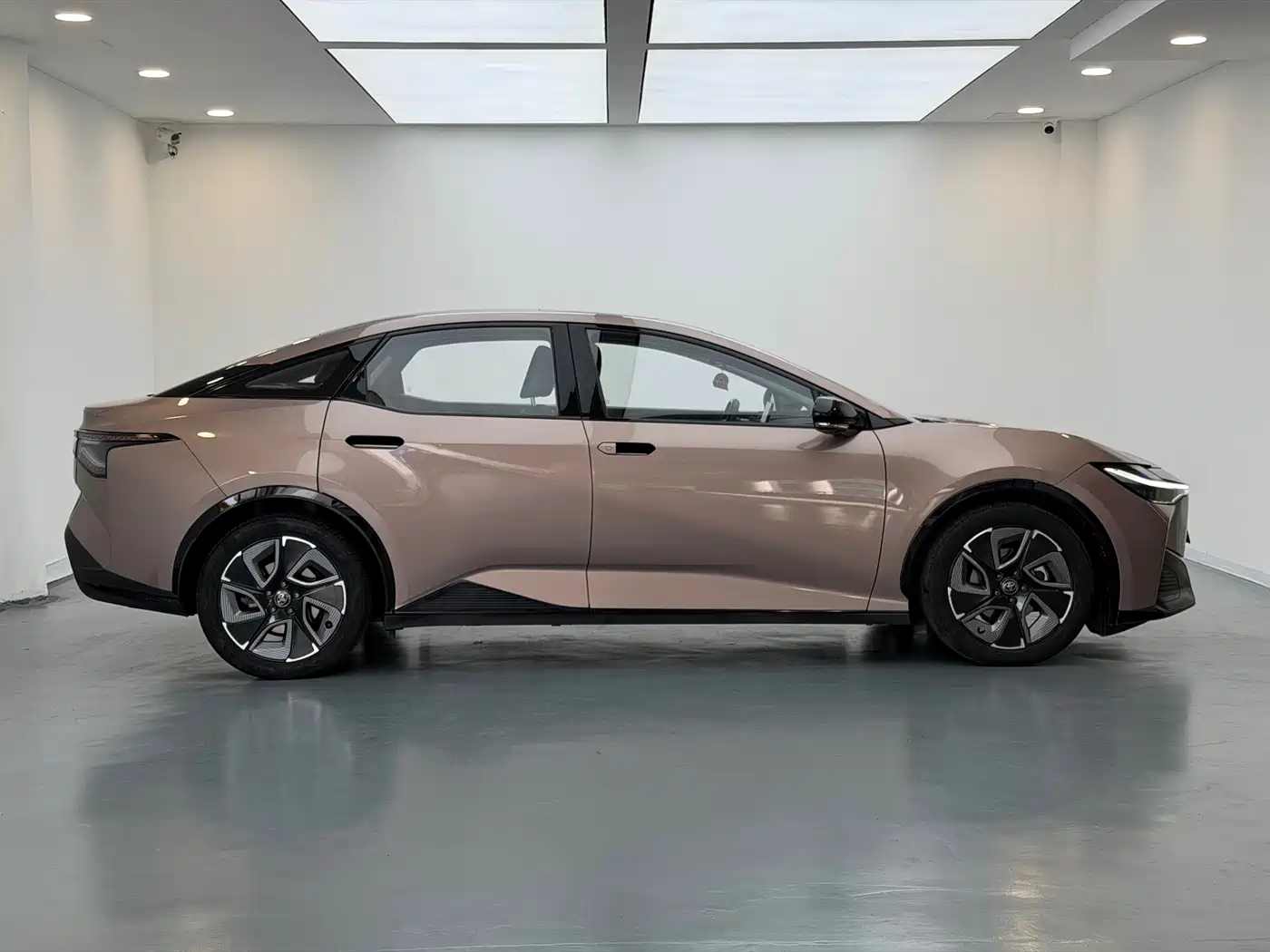 Toyota bZ3 2023 616km Long Range Premium фото 5